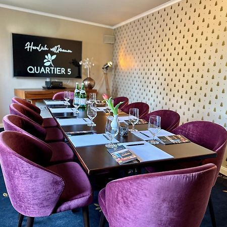 Logis Hotel Quartier 5, Saechsische Schweiz, Mit Restaurant, Cafe & Bar 쿠로르트고리슈 외부 사진